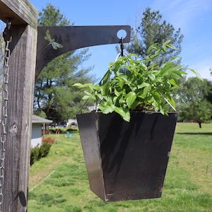 Metal Hanging Planter Bracket - Dragonfly Design for Hanging Plants - Outdoor Planter - Metal Plant Hanger - Mother&#39;s Day - Free Shipping