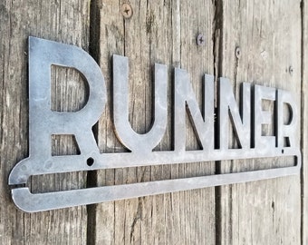 Porta medallas personalizado - Letrero metálico para corredores