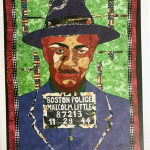 Individuelle Kunstkarte von Ramsess, 5x7 Bild des Quilts mit Fahndungsfoto von Malcolm X. Bitte bestellen Sie MINIMUM ZWEI einzelne Karten.