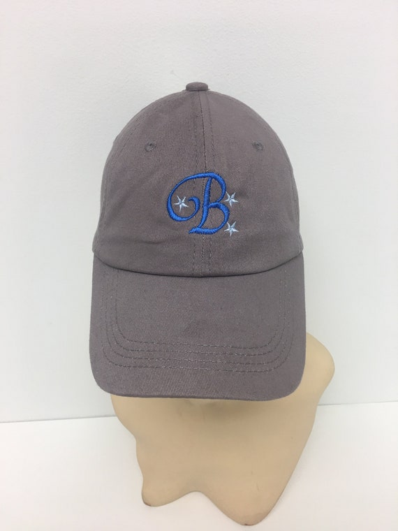 b baseball hat