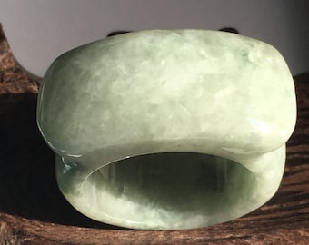 Sz 10.5 Ring  Fei Cui Green Streaks Jadeite Type A Jade  Ring Untreated Hand-carved Stunning and Durable #421  66.45 ct