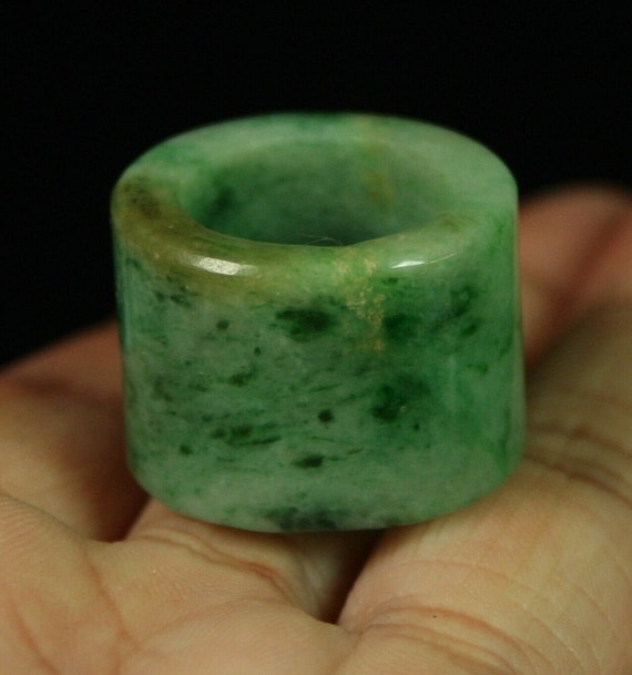 Size 8.25 Imperial Handmade Wide Jadeite Jade Lar… - image 1