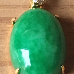 Green Jadeite Oval Pendant Hand-carved Necklace 17&quot;  in Gold or Silver Setting