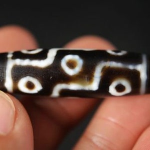 Dzi Gzi Tibet Very Good Quality Large 9-Eye 2.5inches!