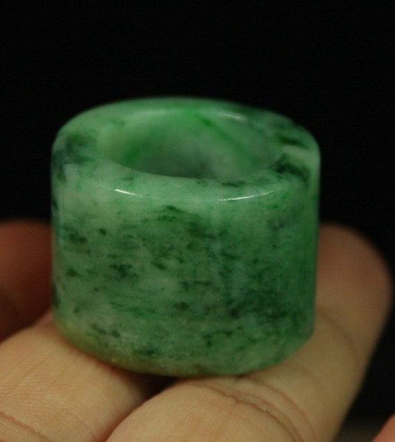 Size 8.25 Imperial Handmade Wide Jadeite Jade Lar… - image 2