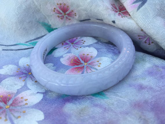52mm ソリッドライトカービング ラベンダージェダイト バングル 