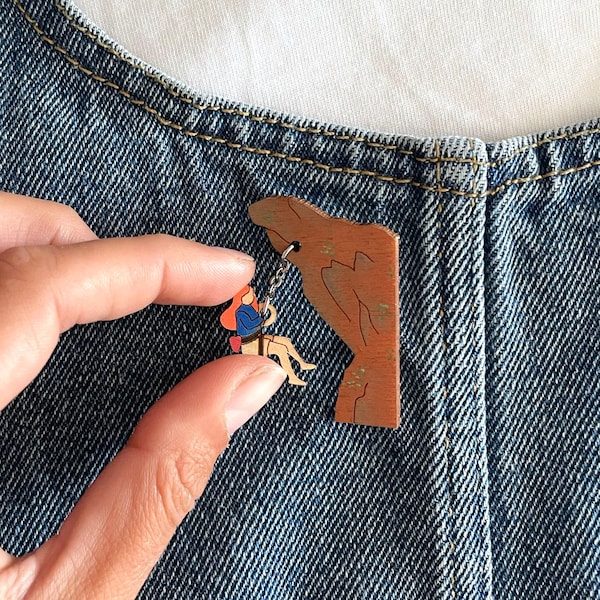 Wooden pins: Climber