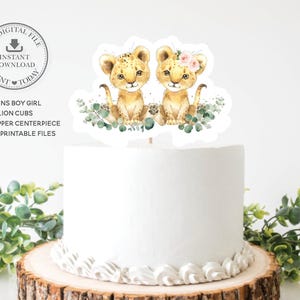 Centrotavola per torta con cuccioli di leone, gemelli, maschi e femmine, con motivo a foglie verdi, DOWNLOAD IMMEDIATO, file stampabile Sweet Jungle per baby shower, festa del 1° compleanno, LN3