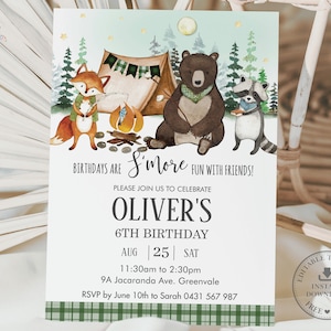 S'more Camping Bear Fox Raccoon Woodland Invito di compleanno MODELLO MODIFICABILE stampabile, Plaid verdi all'aperto Smores Tenda falò, CP1