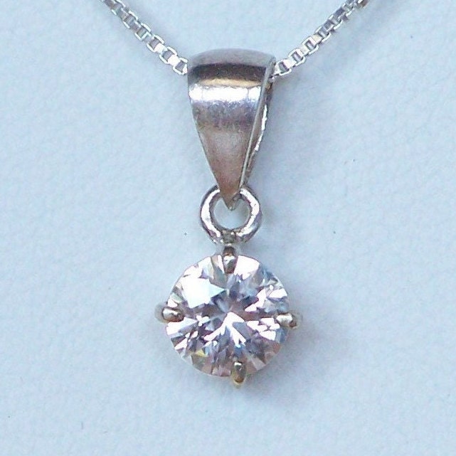 White clearance zircon pendant