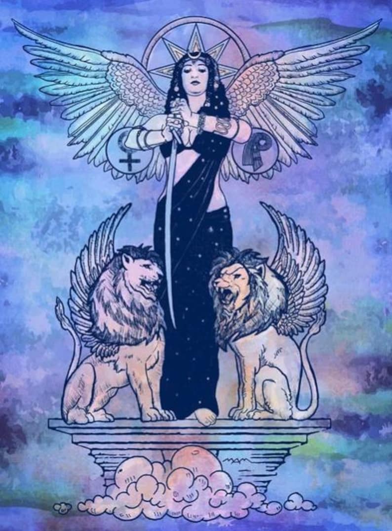 Pode incluir: Ilustra&ccedil;&atilde;o de uma mulher com asas, segurando uma espada, em p&eacute; entre dois le&otilde;es alados. A obra apresenta um tema celestial com um design de estrela e lua, em um fundo azul e roxo.