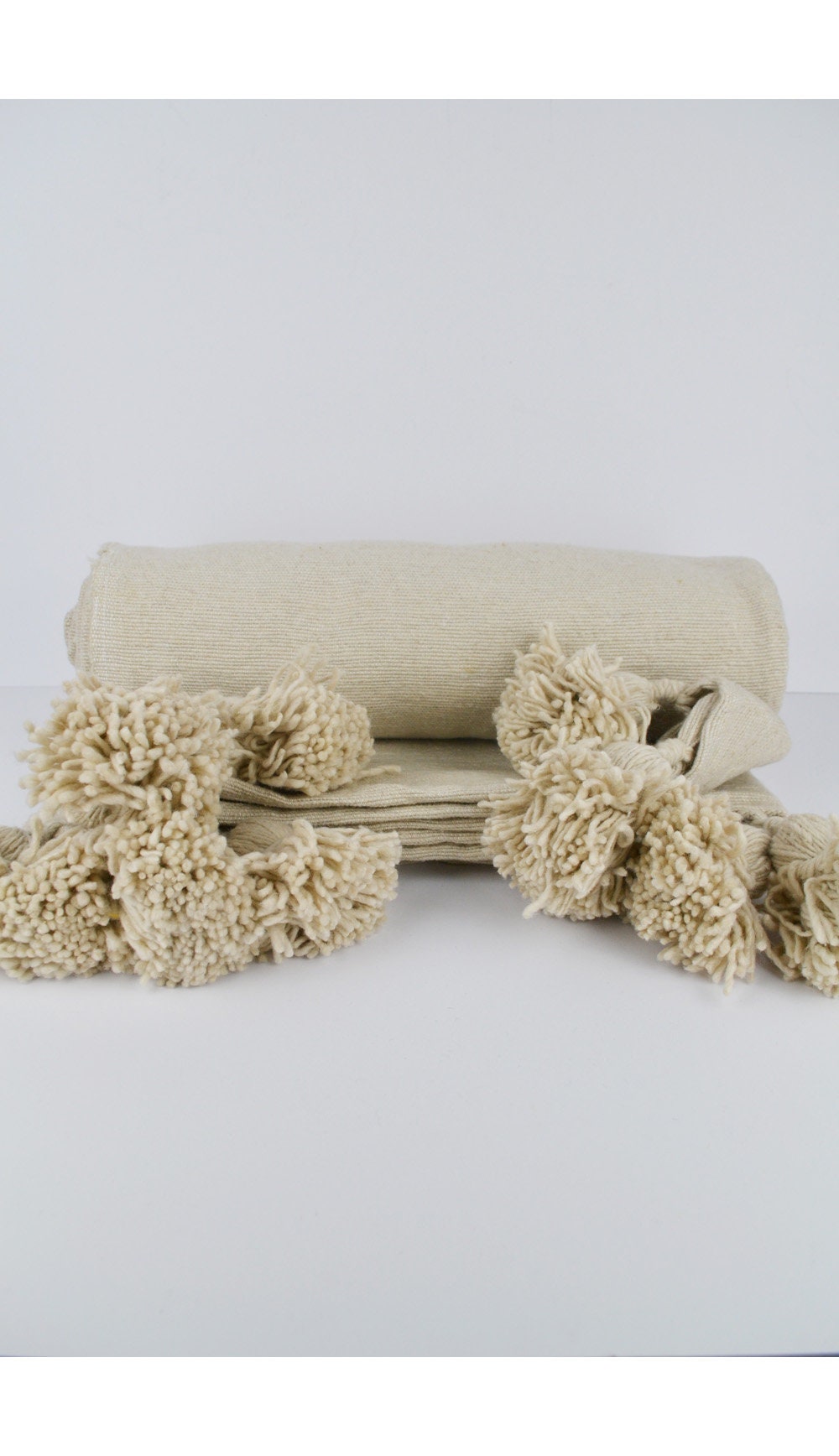 Couverture Marocaine // Plaid Marocain Beige à Pompons Beige