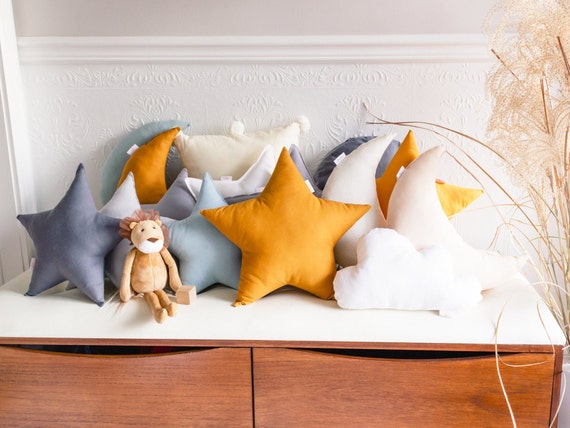 Moona pillow top