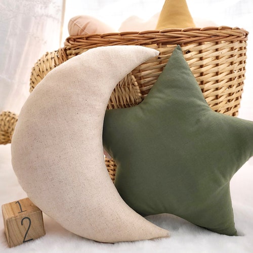 Oreiller avoine beige lune, oreiller étoile vert chasseur, oreillers de chambre d'enfant, oreillers pour enfants, oreillers de chambre d'enfants