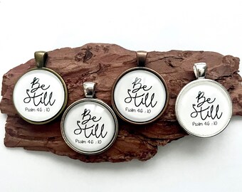 Estar quieto, collar colgante, joyería basada en palabras, joyería inspiradora, joyería cristiana