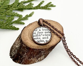 Collar de diccionario de ratón de biblioteca • Collar de diccionario • Joyería reciclada • Ratón de biblioteca • Lectura