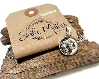 Collar Madonna Lily • Collar Arte Enciclopedia • Joyería Reciclada • Collar Lily • Botánica • Collar Flor