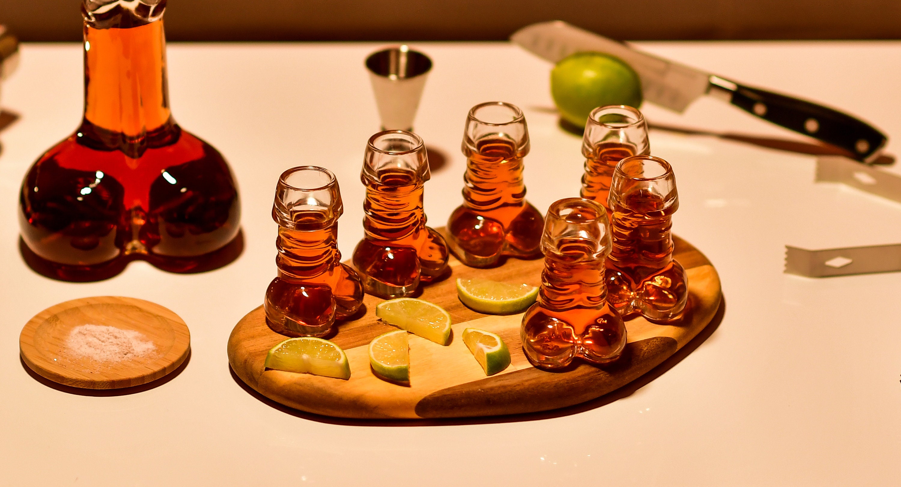 Set di 2 bicchierini da shot in vetro, motivo teschio con personalità, base pesante, 30 ml, con confezione regalo con logo, per shot alcolici, vodka, espresso, tequila e dessert, durevoli e