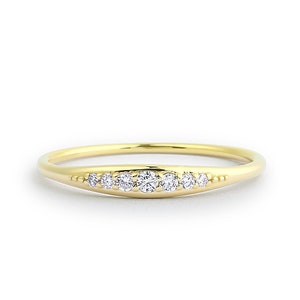 Diamond Wedding Band / Tapered Diamond Ring / Diamond Wedding Band Women /  14k Solid Gold Ring / Dainty Diamond Ring / Unique Wedding Ring