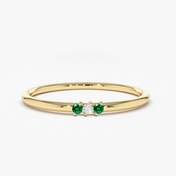Natural Emerald and Diamond Ring in 14k Gold / Thin Emerald Stacking Rings / Minimalist Ring / May Birthstone