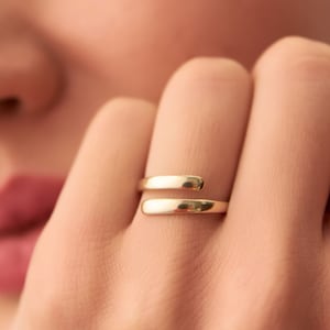 Gold Ring / 14K Gold Crossover Ring / Simple Gold Wrapped Ring For Women / Stacking Gold Band Ring Gift For Mother / Stacking Ring