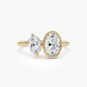 14k Gold 1.50 ctw Oval Shaped Lab Grown Diamond Toi et Moi Ring
