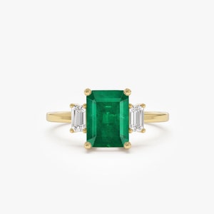 Emerald Engagement Ring in 14k Gold, Vintage Emerald and Diamond Ring, Emerald Promise Ring, Antique 3 Stone Ring, Past Present Future Ring