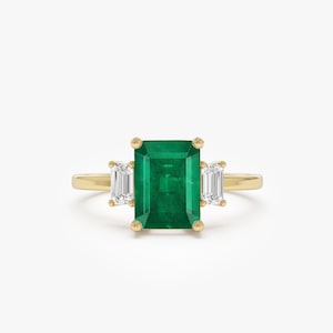 Emerald Engagement Ring in 14k Gold, Vintage Emerald and Diamond Ring, Emerald Promise Ring, Antique 3 Stone Ring, Past Present Future Ring