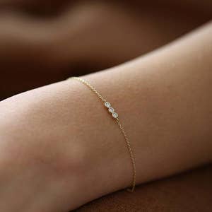 Diamond Bracelet with Thin Chain / Trio Diamond Bracelet in 14k Solid Gold in bezel setting / Diamond Bezel Bracelet