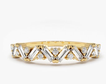 Baguette Diamond Ring / Baguette Diamond Wedding Ring in 14K Solid Gold / Alternating Baguette Round Diamond Ring 14K Gold / Stackable Band