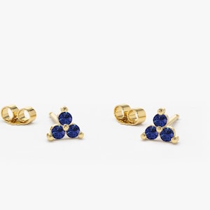 Three Stone Sapphire Studs, 14k Solid Gold Trio Sapphire Earrings, Dainty Trefoil Earrings, Triple Cluster Minimalist Sapphire Stud Earrings