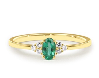 Emerald Ring / 14k Gold Engagement Ring with Emerald and Diamonds / Genuine Natural Emerald Ring / Dainty Wedding Ring / May Birthstone