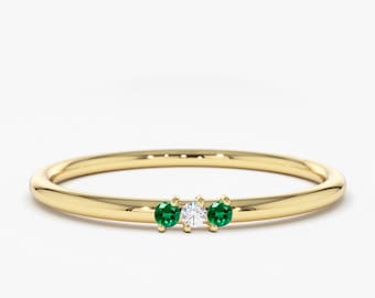 Natural Emerald and Diamond Ring in 14k Gold / Thin Emerald Stacking Rings / Minimalist Ring / May Birthstone