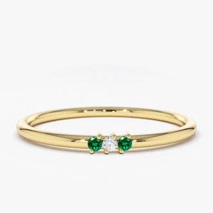 Natural Emerald and Diamond Ring in 14k Gold / Thin Emerald Stacking Rings / Minimalist Ring / May Birthstone