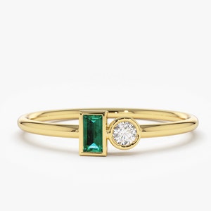 Dainty Emerald Ring /  14k Solid Gold Ring / Baguette Emerald Diamond Ring / May Birthstone Ring / Minimal Natural Emerald Diamond Ring
