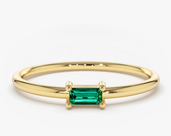Ring smaragd / baguette geslepen smaragd ring in 14 kt goud / stapelbare ring smaragd smaragd / ring mei geboortesteen / dag van de arbeid cadeau voor haar