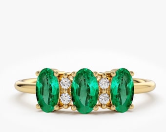 Emerald Ring / 14k Solid Gold Natural Genuine Emerald and Diamond Ring / Green Gemstone Ring/ Green Emerald/ Emerald Jewelry, Gift for Mom