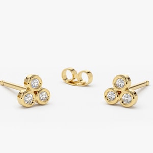 Diamond Earrings / Diamond Bezel Set Suds / 14K Gold Dainty Round Cut Diamond Trio Stud Earrings / Gift for Her, Anniversary Gift, Mom Gift