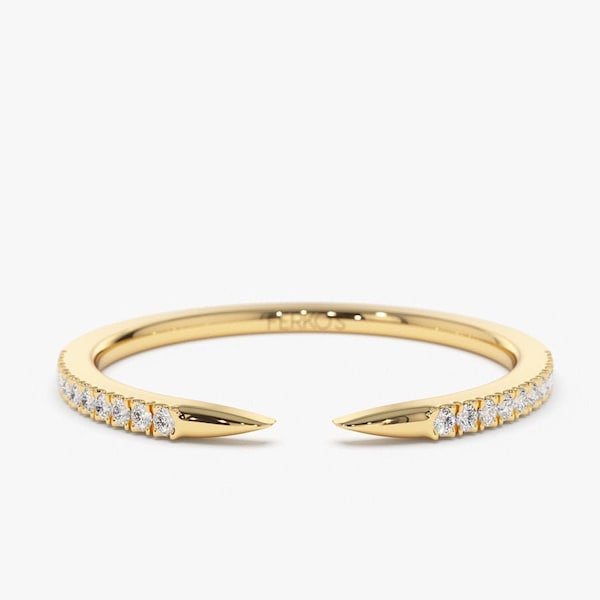 Stapelbarer Ring / 14k Gold Pave Diamant Diamantring / Minimaler zierlicher Diamantring von Ferkos Fine Jewelry