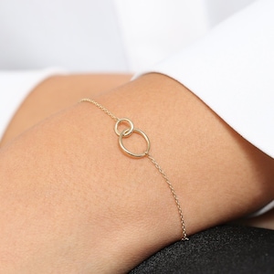 Gold Bracelet 14k / UNITY LINK Infinity Bracelet / Minimal Dainty Double Circle Interlocking Bracelet / Delicate Layering Bracelet / Simple