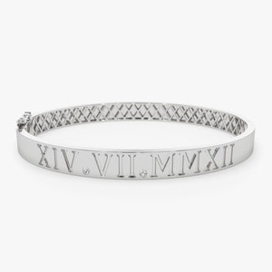 14K White Gold Roman Numeral Bracelet