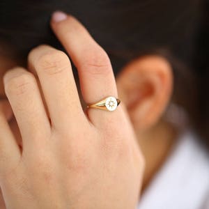 Diamond Signet Ring 14k Gold / Star Setting Diamond Signet Ring / Gold Signet Ring / Pinky Signet Ring