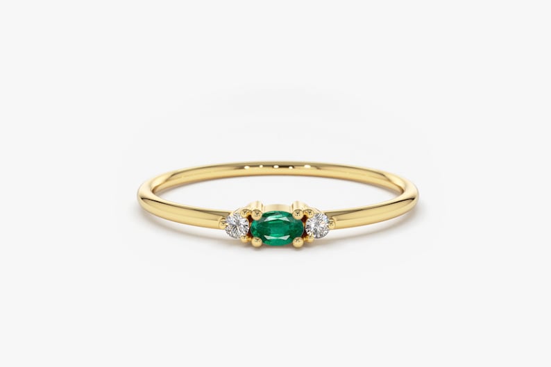 14K Gold Oval Cut Emerald Ring