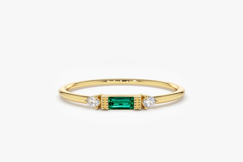 Emerald Ring / Baguette Emerald Ring / 14k Solid Gold Minimalist Emerald Ring / Stacking Emerald Ring / Emerald Jewelry / May Birthstone 