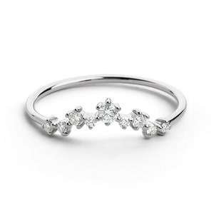 14k White Curved Diamond Cluster Ring