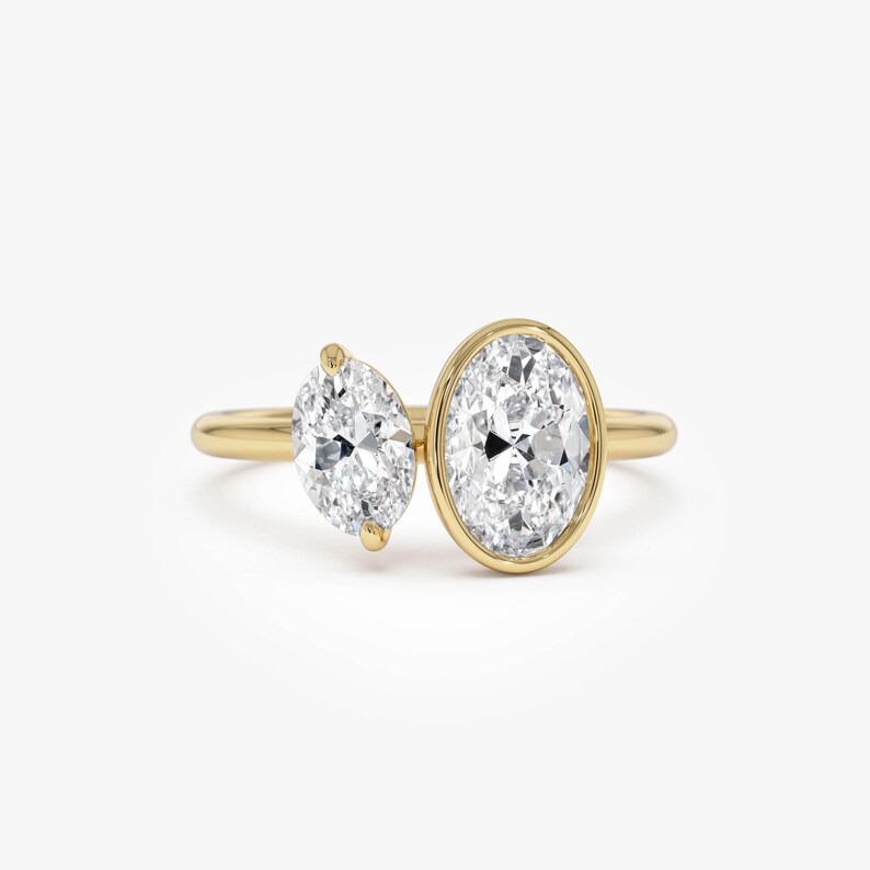 14k Gold 1.50 ctw Oval Shaped Lab Grown Diamond Toi et Moi Ring