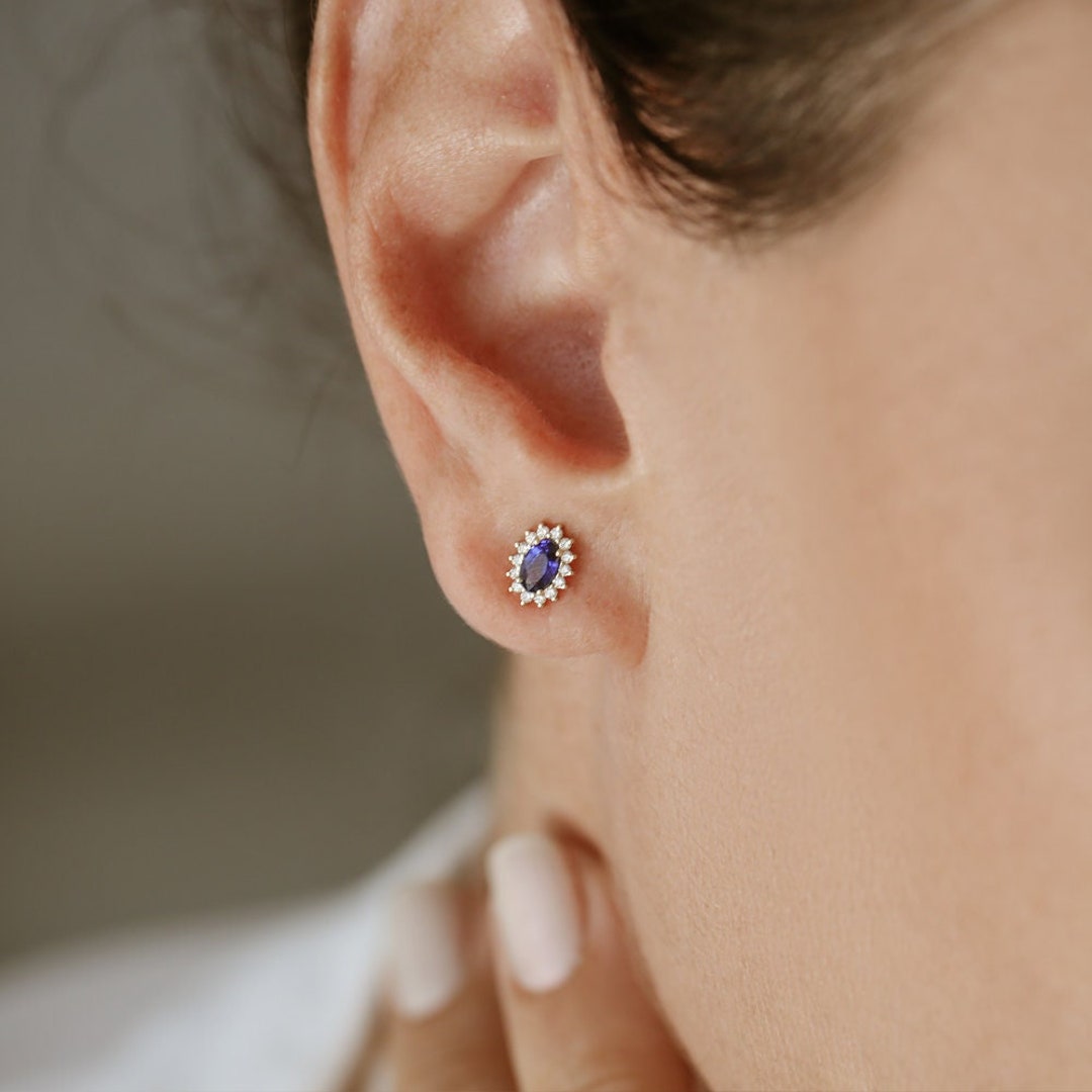 Oval sapphire earrings sale