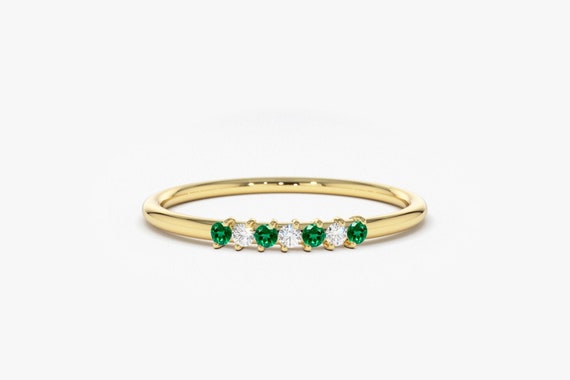 Emerald and Diamond Wedding Band in 14k Gold / Stackable - Etsy
