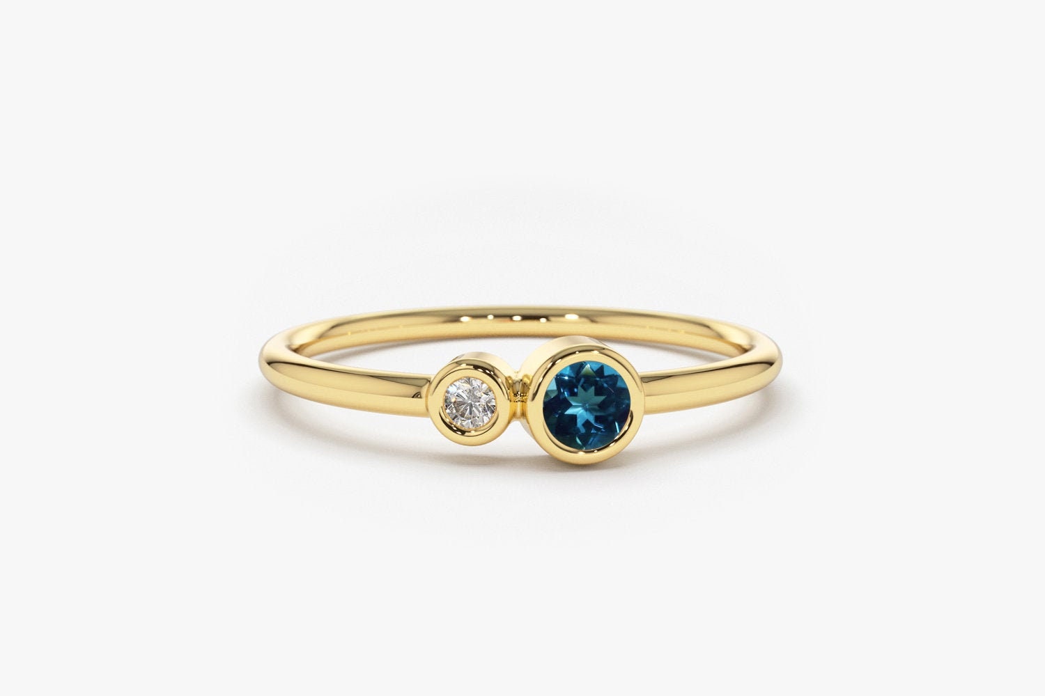 Diamond Birthstone Ring / 14K Gold 