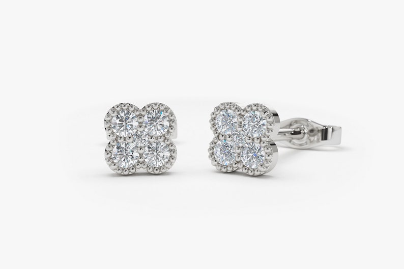 14k White Gold Diamond Floral Cluster Stud Earrings